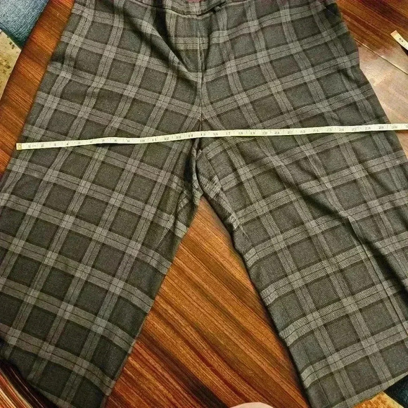 Lane Bryant Gray Plaid Flat Front High Rise Wide Leg Trouser Pants Size 22R EUC - Picture 4 of 9